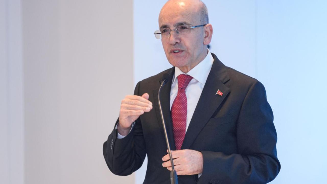 Şimşek: Zayıf seyreden emek yoğun sektörlere yönelik desteklerimizi artırarak sürdüreceğiz