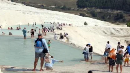 UNESCO Dünya Mirası Listesi’ndeki Pamukkale Travertenleri yok olmakla karşı karşıya!