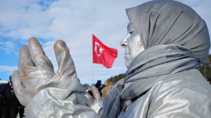 Sarıkamış’ta binler "Bu toprakta izin var" diyerek şehitlerin izinde yürüdü