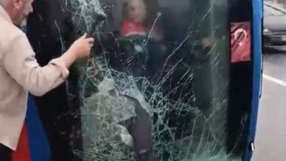 Kağıthane’de devrilen cezaevi nakil aracından yaralıların kurtarılma anları görüntülendi