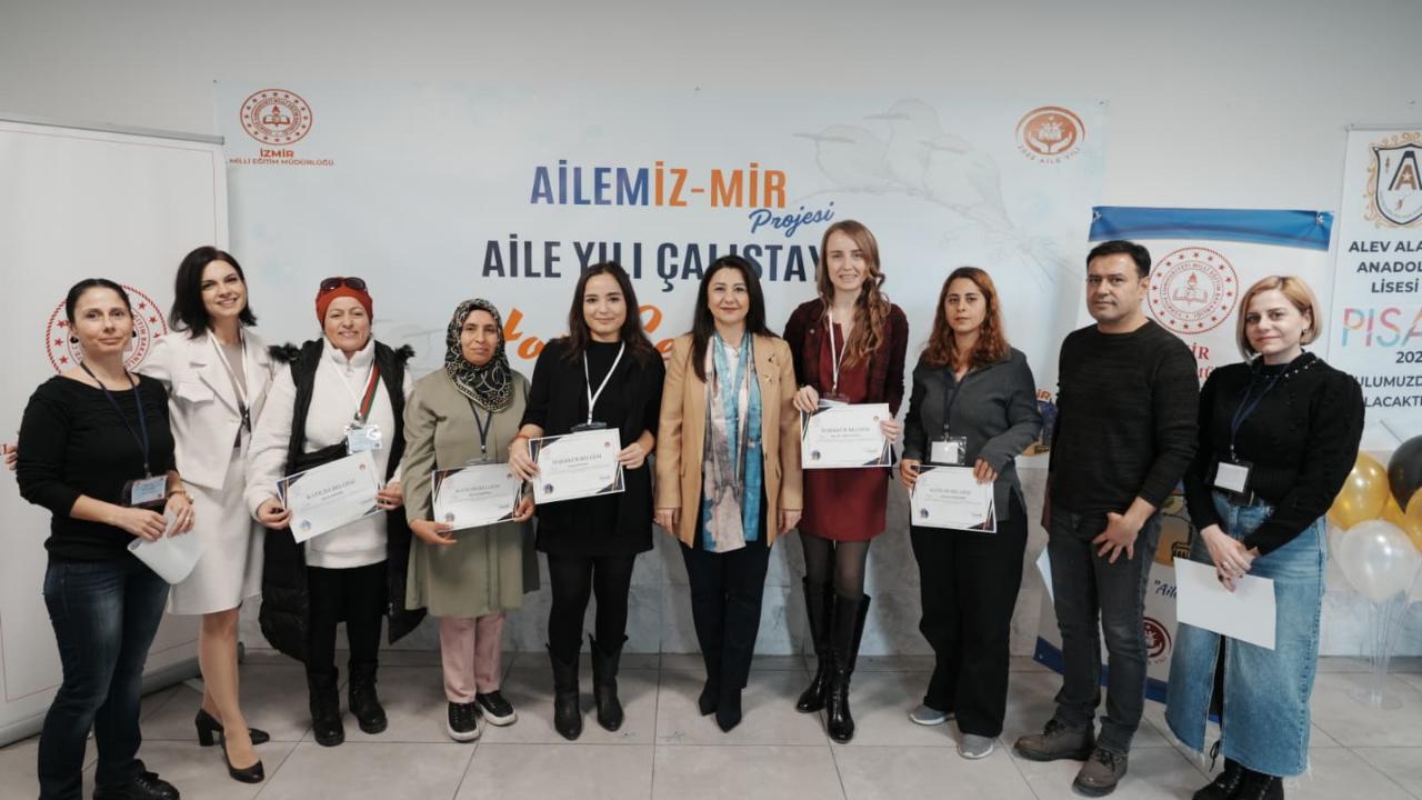 “Aile Yılı” Kapsamında Aileyi Merkeze Alan Çalıştay Karşıyaka’da Gerçekleştirildi