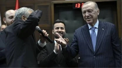 AK Parti'ye geçen eski CHP'li vekil asker selamı verdi, Erdoğan da şaşırdı