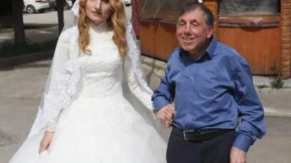 Belediye otobüsünün çarptığı görme engelli öğretmen çift ağır yaralandı