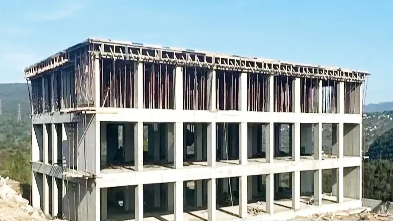 Bir yanda af, bir yanda yeni cezaevi inşaatları