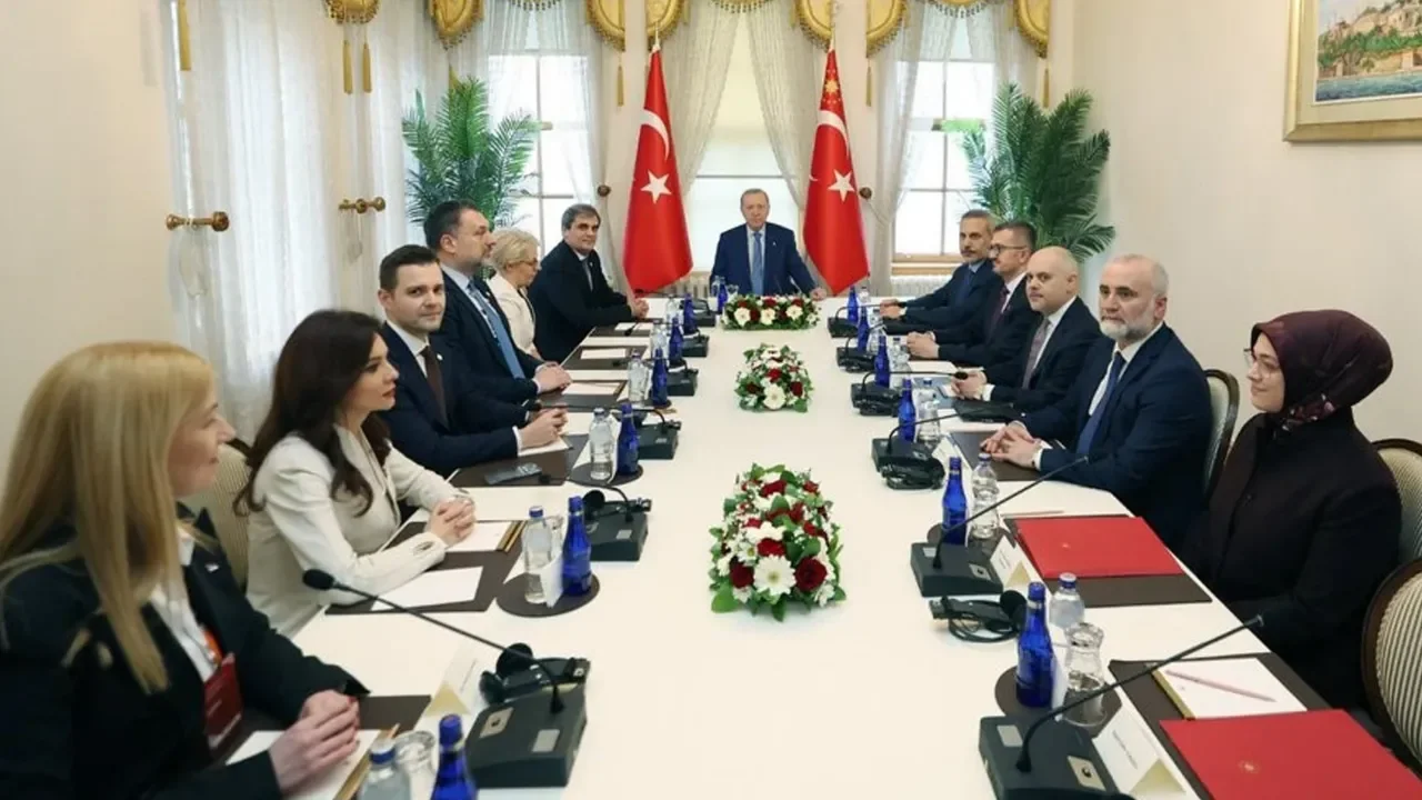 Cumhurbaşkanı Erdoğan, Balkan Barış Platformu üyelerini kabul etti