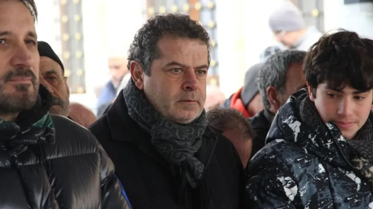 Cüneyt Özdemir'in annesi son yolculuğuna uğurlandı