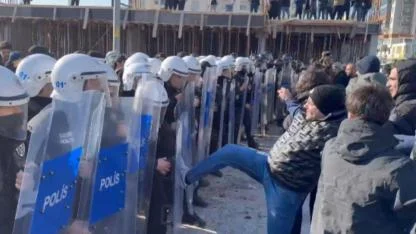 DEM Parti'nin grup toplantısını yaptığı Nusaybin'de ortalık karıştı: YPG destekçilerine polis müdahale etti