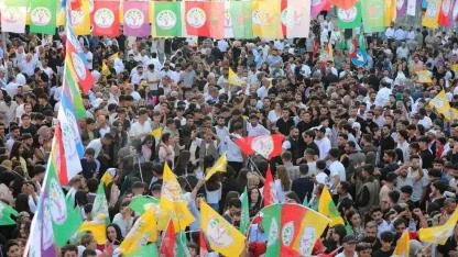 Diyarbakır Valiliği'nin 'eylem' yasağının ardından DEM Parti'den yeni hamle: 'Öcalan'a özgürlük' mitingi yine ertelendi!