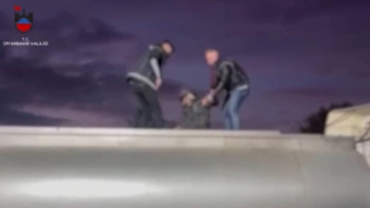 Diyarbakır'da tanker içinden 32 kaçak göçmen çıktı! 4 organizatör tutuklandı...