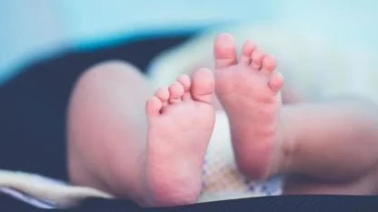 Dondurucu soğukta otobüste durağına bir aylık bebek bıraktılar!