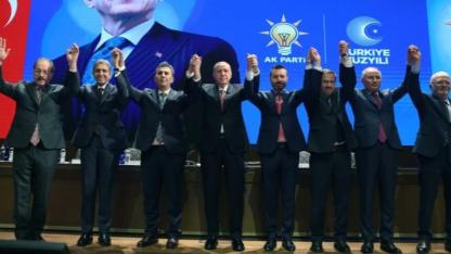Dört belediye başkanı AK Parti'ye katıldı