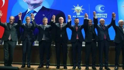 Dört belediye başkanı AK Parti'ye katıldı