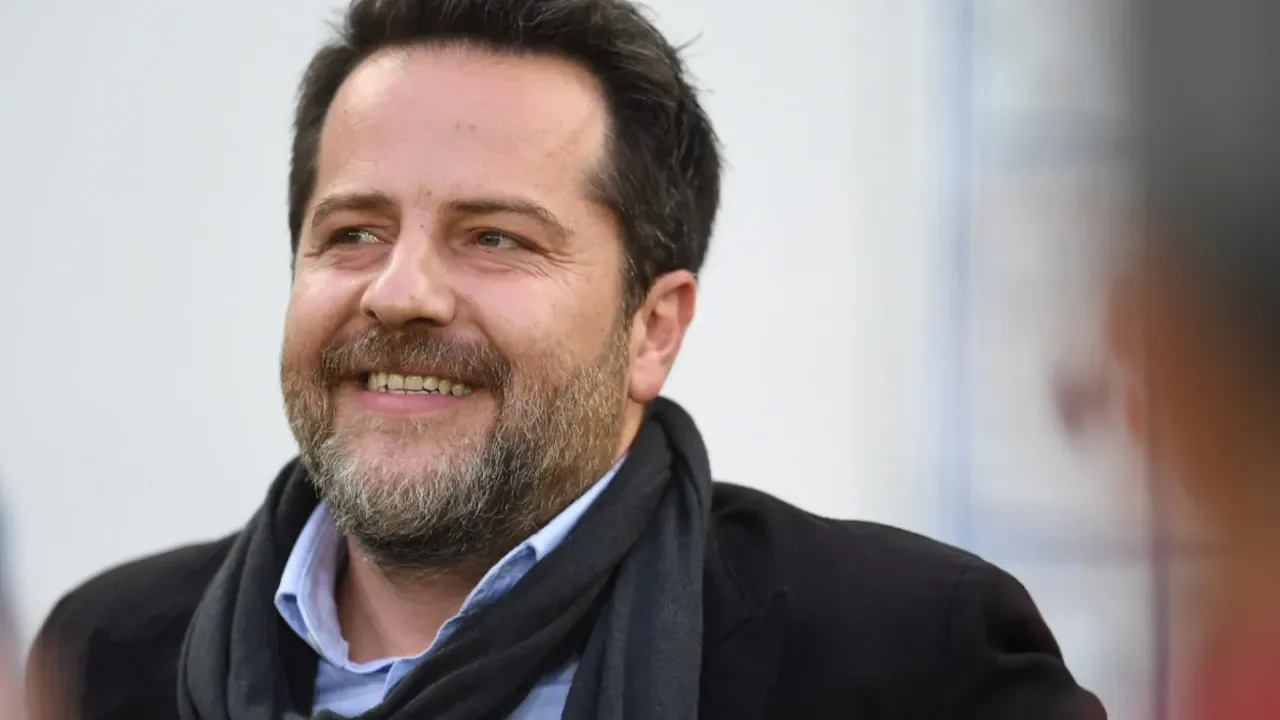 Erden Timur'un sahibi olduğu binaya silahlı saldırı: Kurşun yağdırdılar