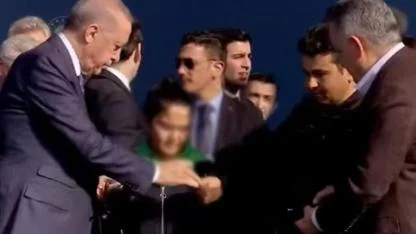 Erdoğan'ın gündem olan harçlık anı: Baba ve çocuğuna 200 TL verdi