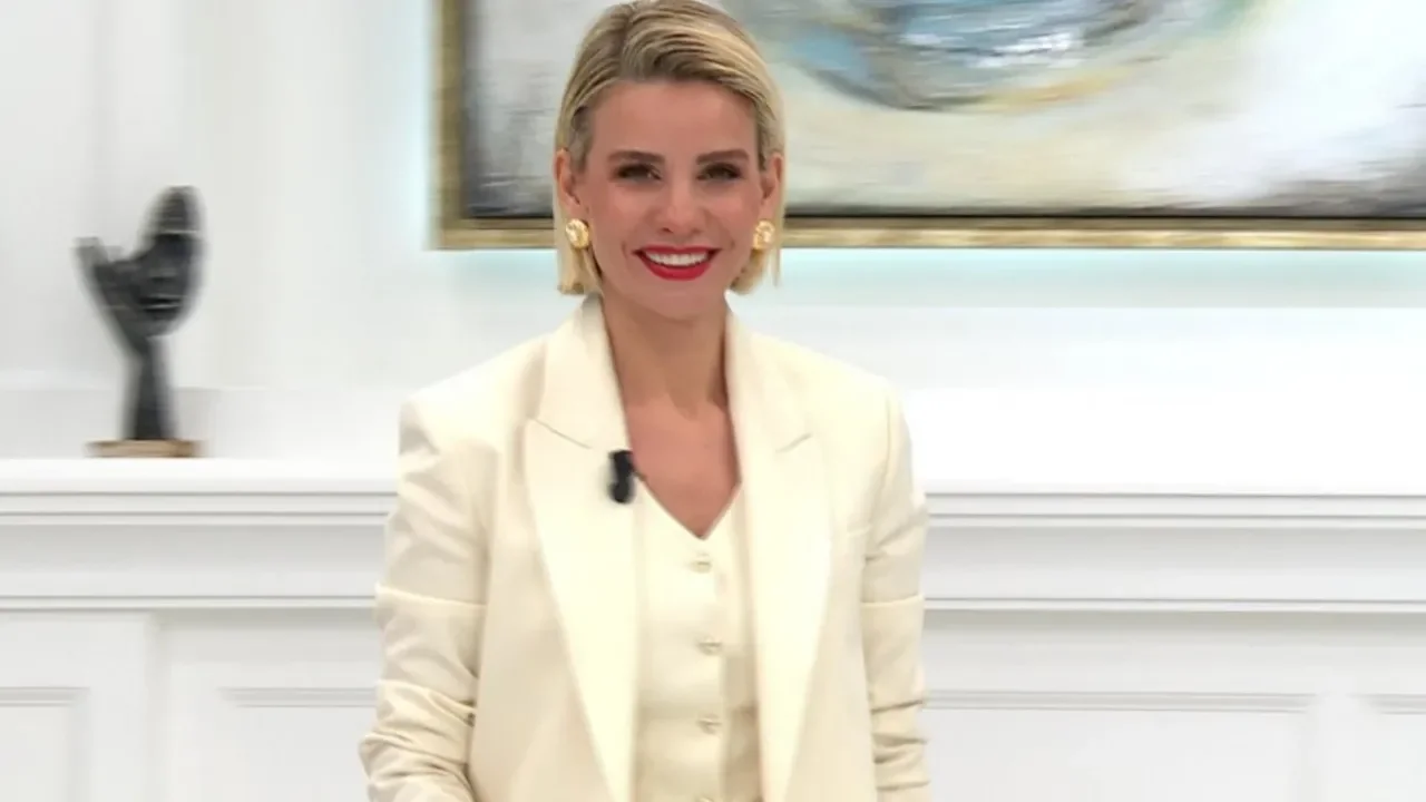 Esra Erol, 'şeriat burada yok' sözleri için özür diledi: HÜDA PAR'dan sert tepki gelmişti