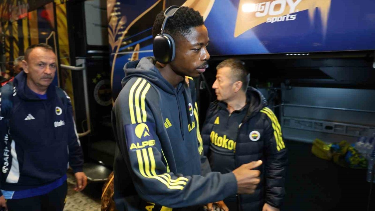Fenerbahçe kafilesi Adana’ya geldi