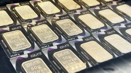 Güvenli limanlara kaçış hızlandı: Gümüş ve platin rekor kırdı