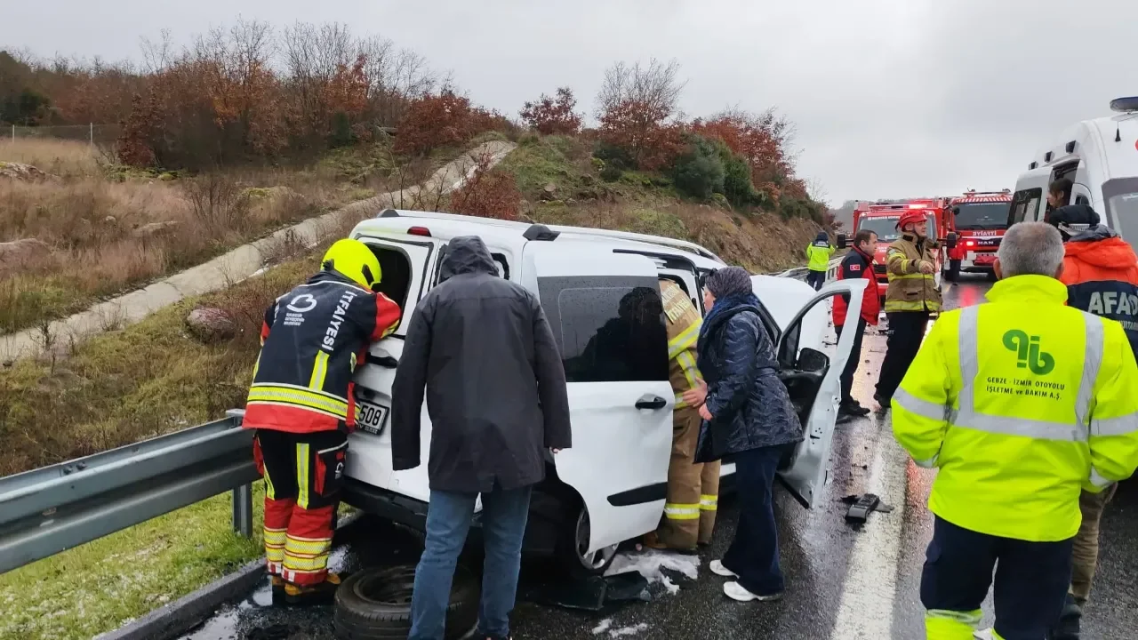 İstanbul-İzmir Otoyolu'nda zincirleme trafik kazası; 1 ölü, 10 yaralı