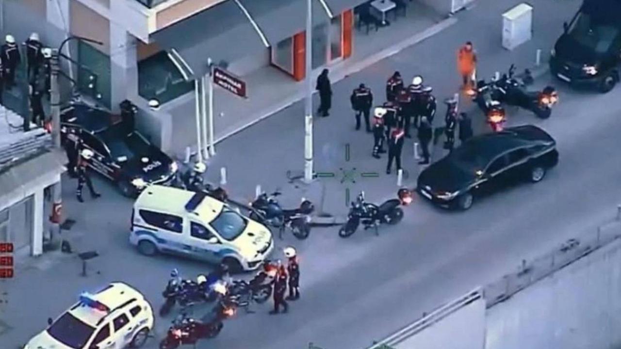 İzmir’deki “torbacı” operasyonunda dokuz şüpheli gözaltında firar etti