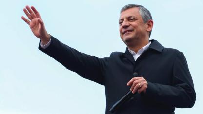 Özel, Hatay'dan Erdoğan'a seslendi: Öyle brandayla, devlet gücüyle, devlet memurunu meydana dizmeyle olmaz; yürekle olur!