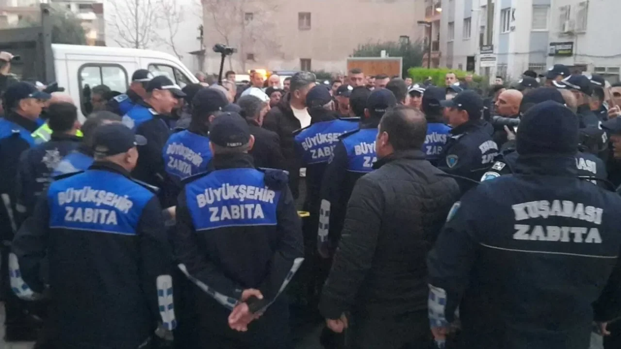 Polis müdahale etti: Aydın Büyükşehir ile Kuşadası Belediyesi arasında gerginlik