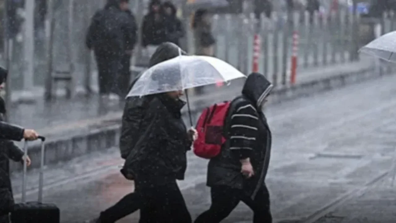 Sağanak uyarılarının sonu gelmiyor! Bu defa karla karışık yağacak