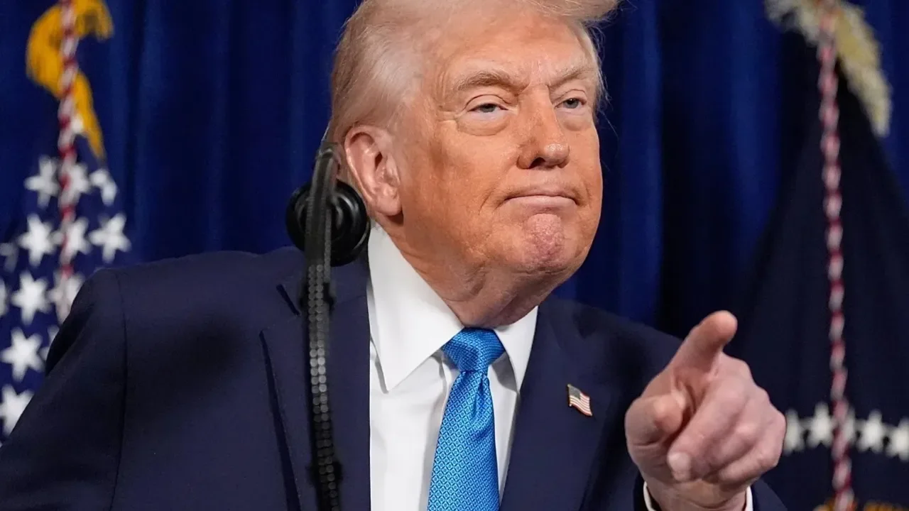 Trump'tan Venezuela petrolü ve Grönland açıklamaları