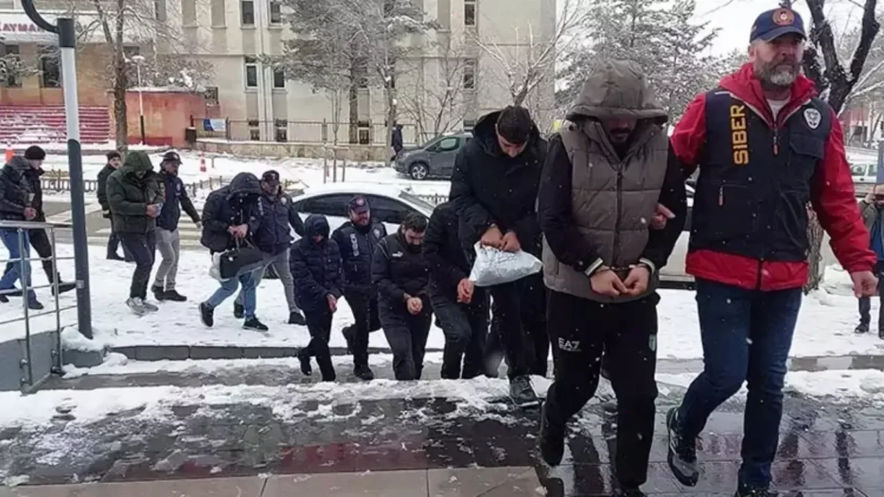 2 milyar TL'yi aşkın hesap hareketliliği tespit edildi: Siber dolandırıcılık operasyonunda 68 gözaltı