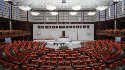 AK Parti’den mali torba kanun hazırlığı: Afet konut satışları ve emekli ikramiyesi gündemde