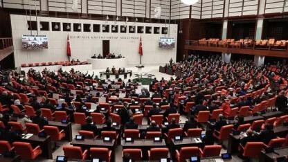 AKP'nin Meclis'e sunacağı yasanın detayları: Emekli ikramiyesi, doğum ve babalık izni, sosyal medya düzenlemesi...
