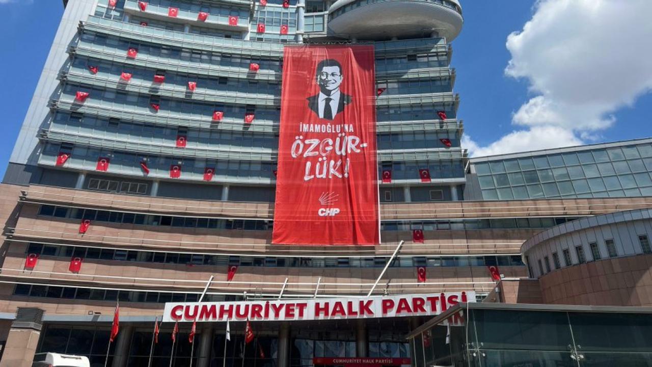 CHP'de ihraç depremi! 30 isim partiden tasfiye edildi! CHP'liler ayaklandı