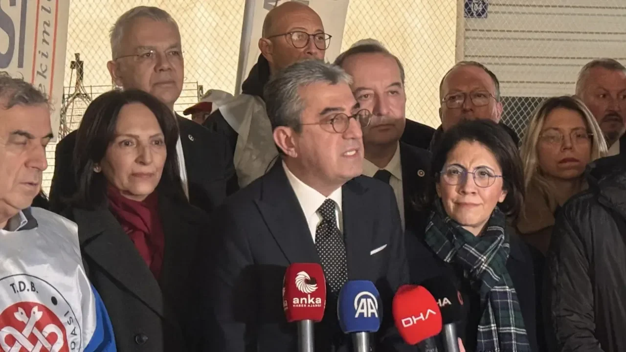 CHP'den vergi düzenlemesine iptal başvurusu: Bunun adı harç ama haraç da diyebilirsiniz; Emeği ile geçinmek isteyenlere yükleniliyor