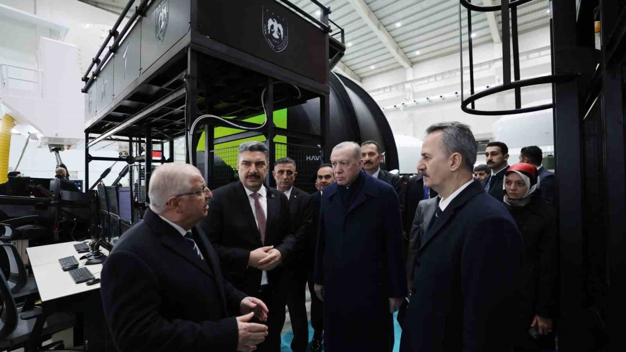 Cumhurbaşkanı Erdoğan: "Artık kendi teknolojisini tasarlayan, kendi yazılımını üreten ve ürettiklerini tüm dünyaya ihraç eden bir Türkiye var"