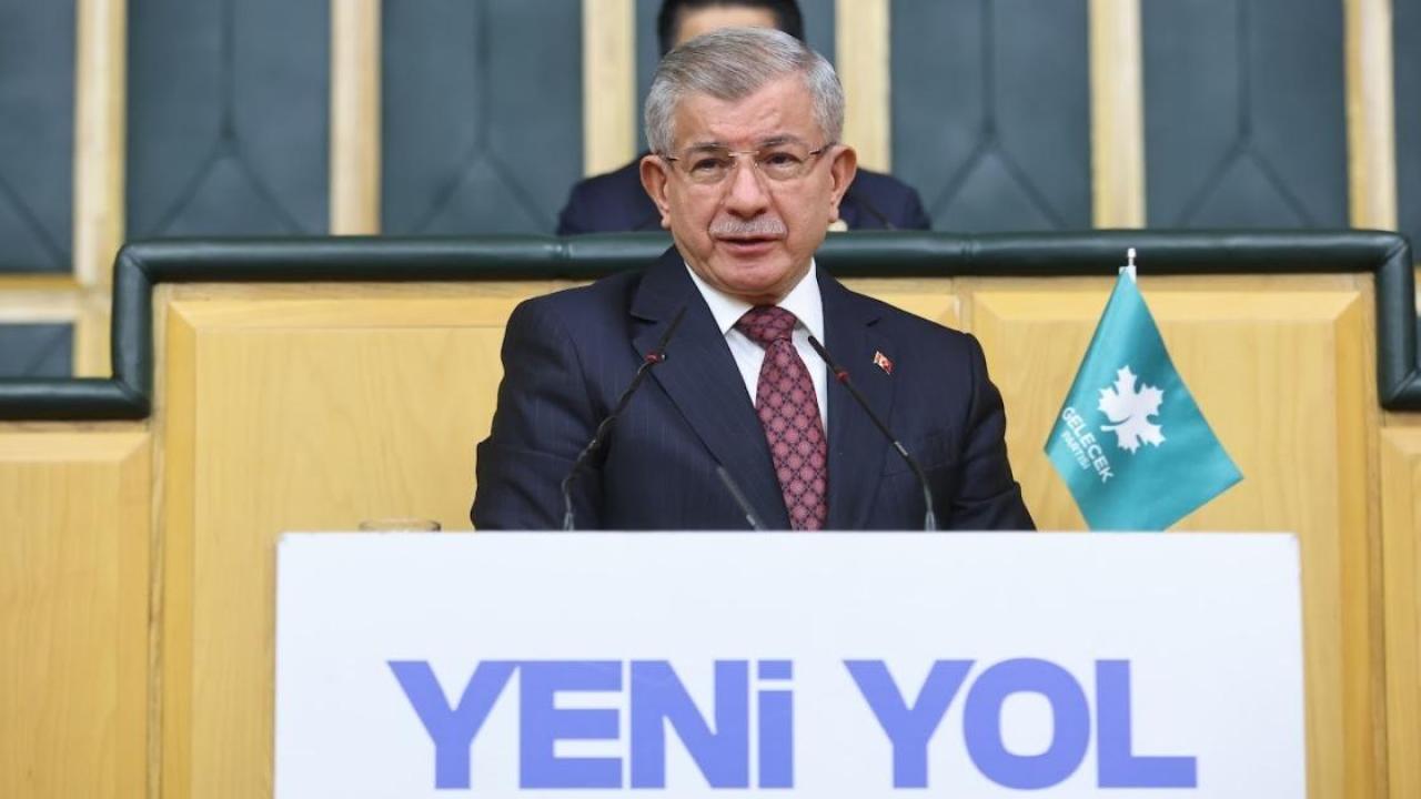 Davutoğlu'ndan iktidar ve ana muhalefete deprem eleştirisi: İstanbul için ne yaptılar?