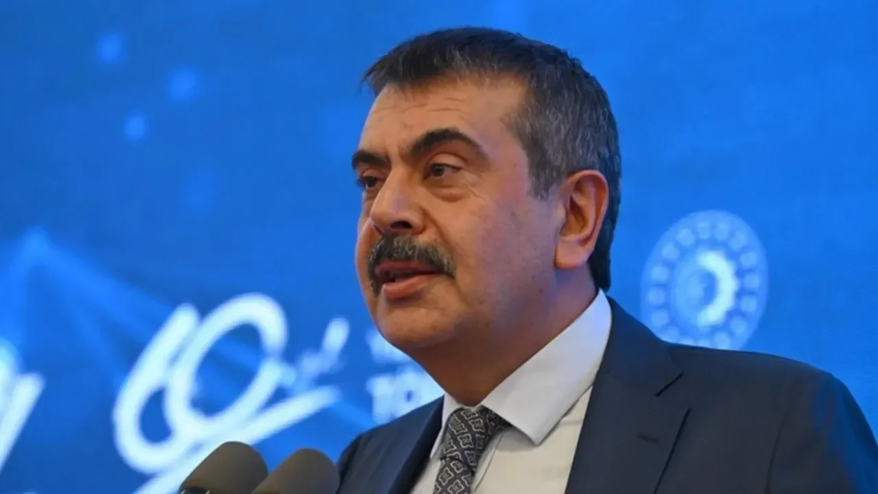 Eğitim-Sen: Yusuf Tekin çocuklarımızı inançlar üzerinden istismar politikalarını terk etmeli