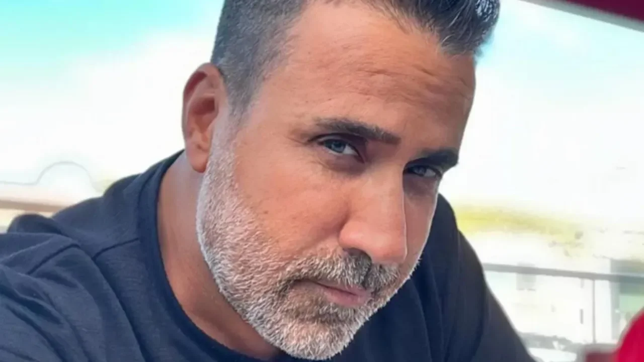 Emrah'tan 'terbiyesiz ve ahlaksız yorum' tepkisi