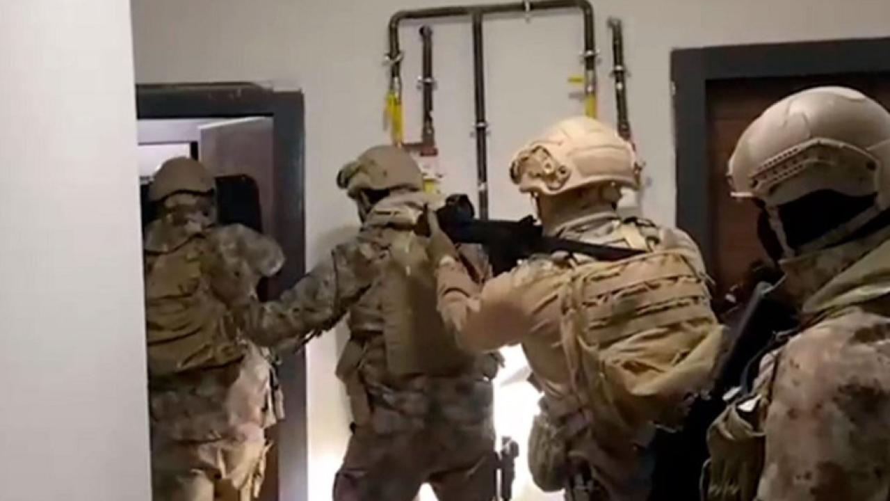 Esnafı haraca bağlayan ’Dönmezler’ suç örgütüne operasyon! 12 kişi tutuklandı