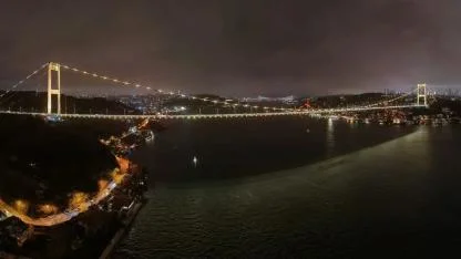 Fatih Sultan Mehmet Köprüsü kanser hastası çocuklar için sarıya büründü