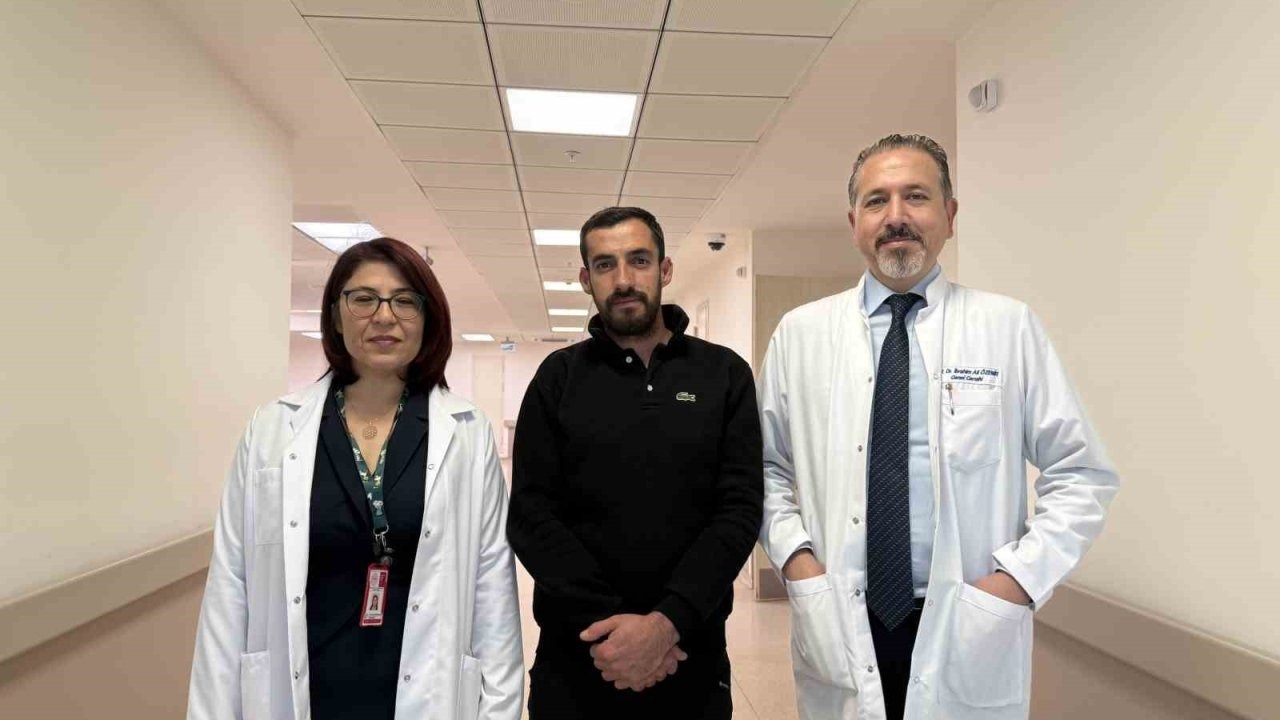 Geçmeyen öksürüğü için gitti, nadir hastalığını öğrendi, 4 ameliyat oldu