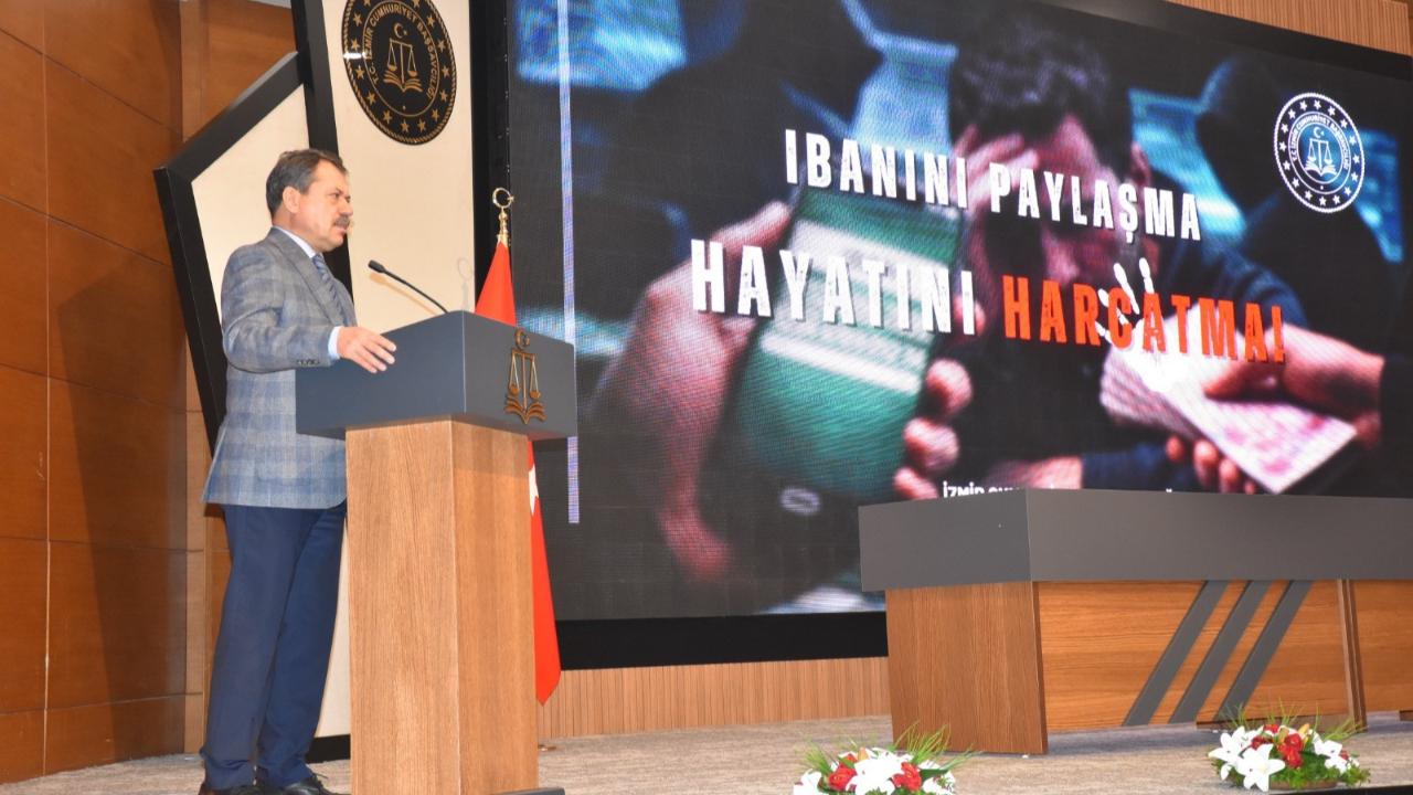 İzmir’de dijital dolandırıcılığa karşı 'IBAN' farkındalığı