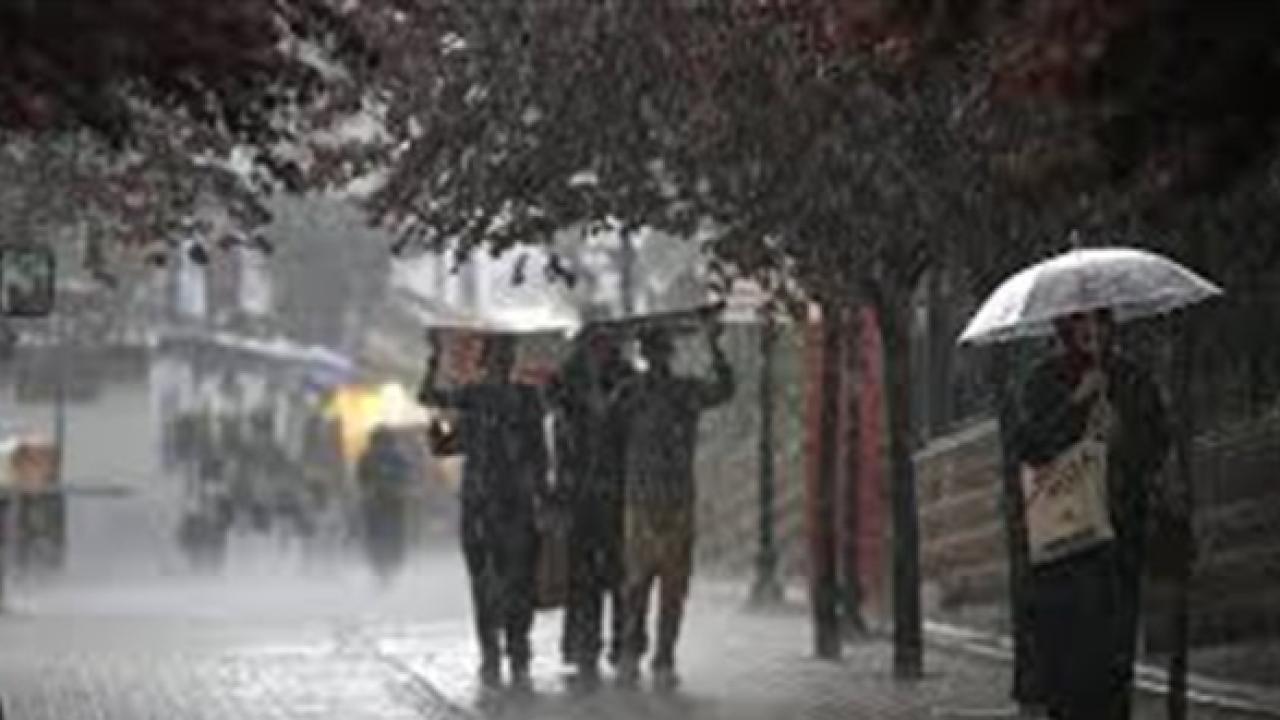 Meteoroloji tarih vererek uyardı: Yeni yağışlı sistem batıdan giriş yapıyor!