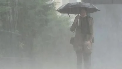 Meteoroloji'den 13 kente sarı ve turuncu kodlu uyarı: Gök gürültülü sağanak, fırtına ve kar geliyor! İşte İzmir için son durum...