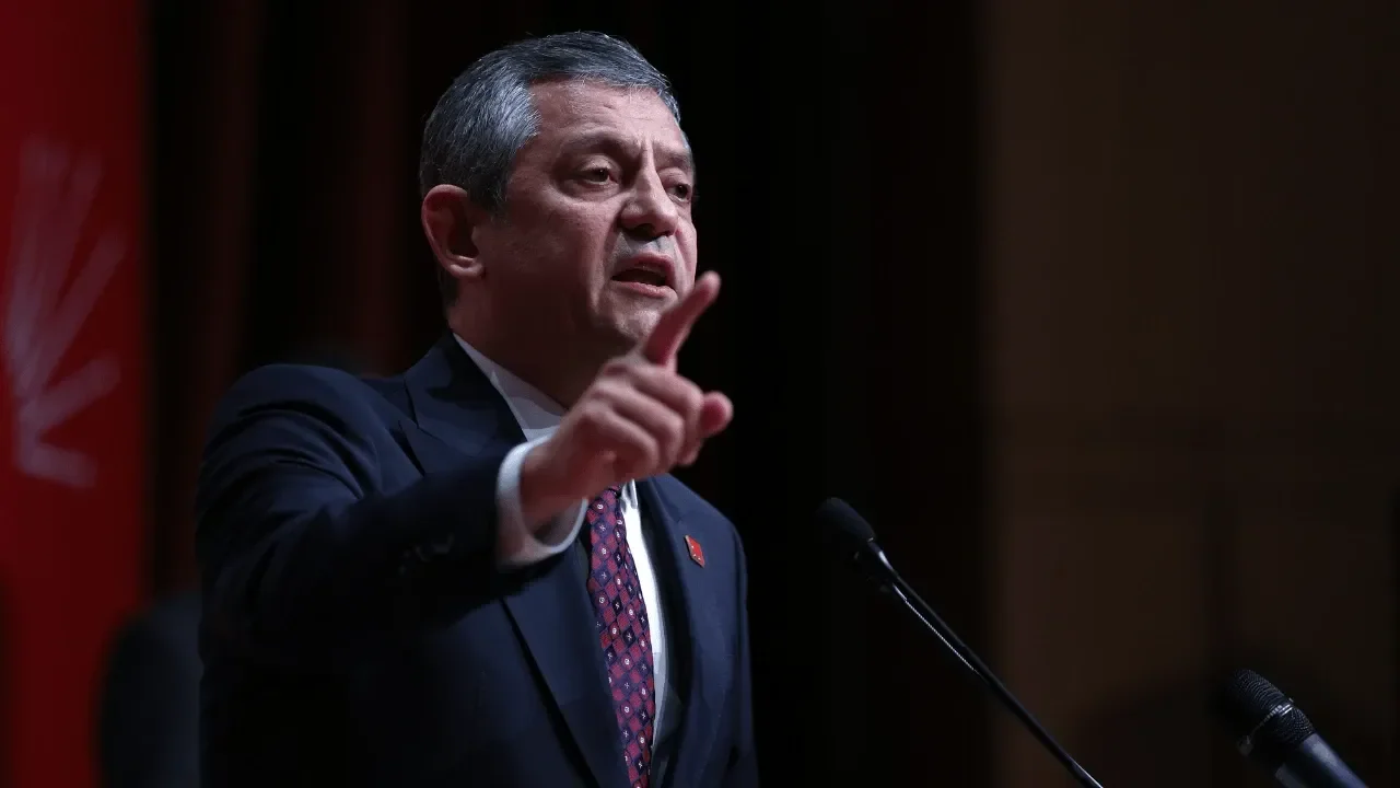 Özgür Özel'den Mücahit Ören'e Epstein tepkisi: Layığını bulacaksın iftiracı