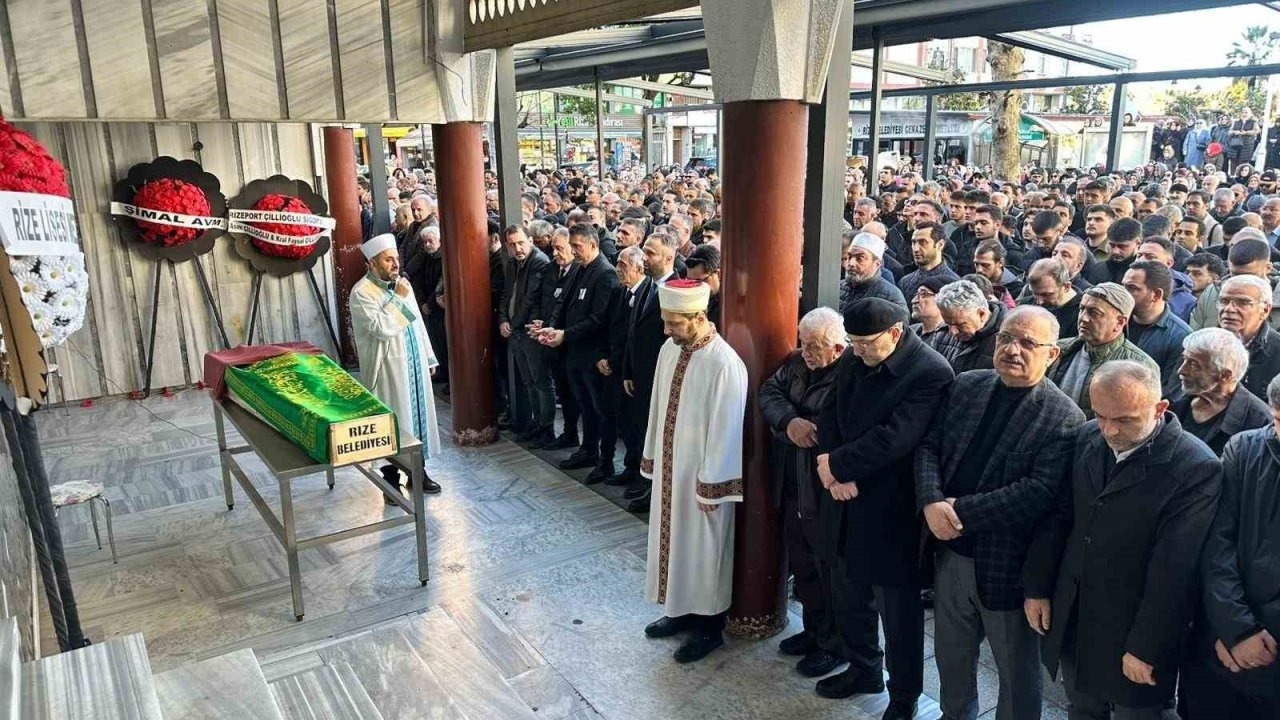 Rize’de 10. kattan düşerek hayatını kaybeden akademisyen son yolculuğuna uğurlandı