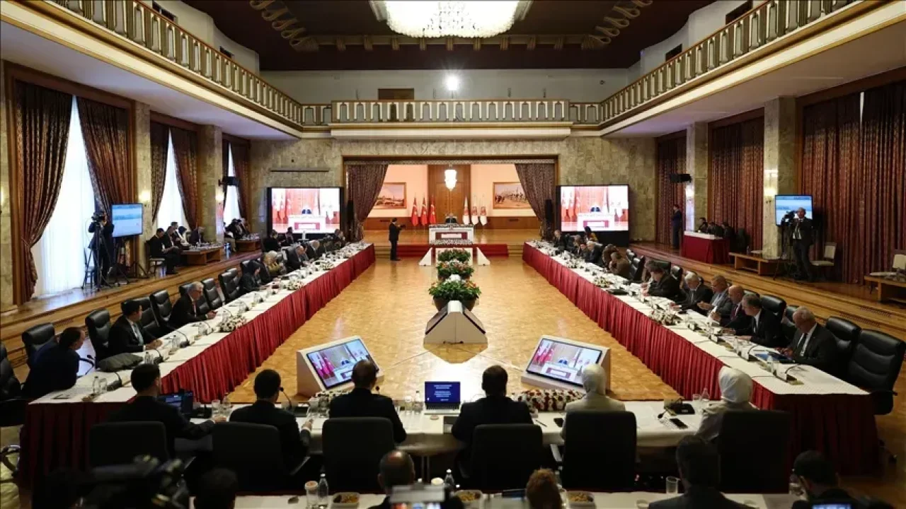Süreç komisyonunun ortak raporu tamamlandı: İşte partilerin uzlaştığı öneriler