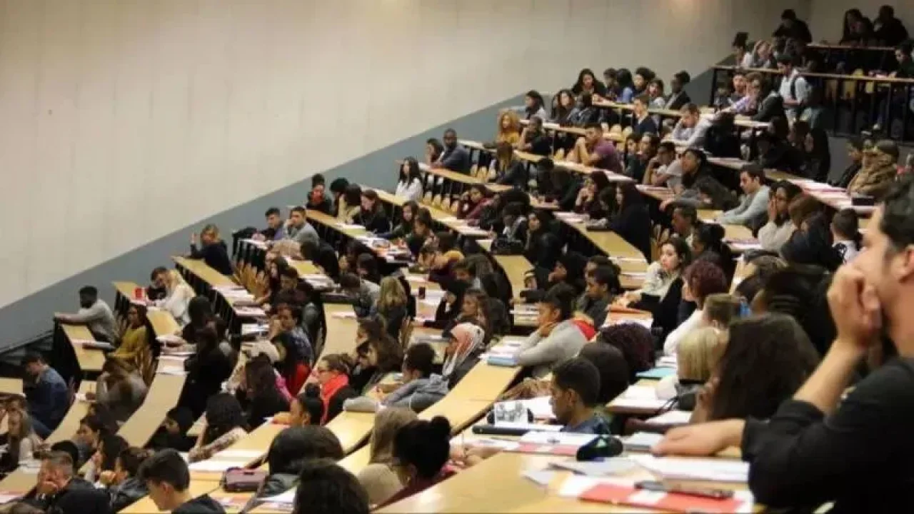 YÖK Başkanı, kontenjanı azaltılacak bölümleri açıkladı: Hukuk, eczacılık, diş hekimliği