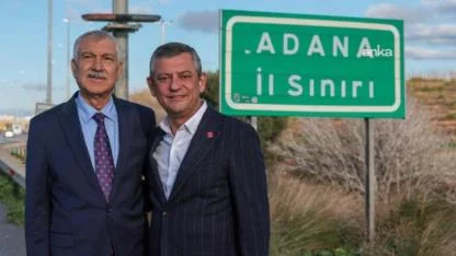 Zeydan Karalar, CHP Genel Başkanı Özgür Özel‘i Adana il sınırında karşıladı