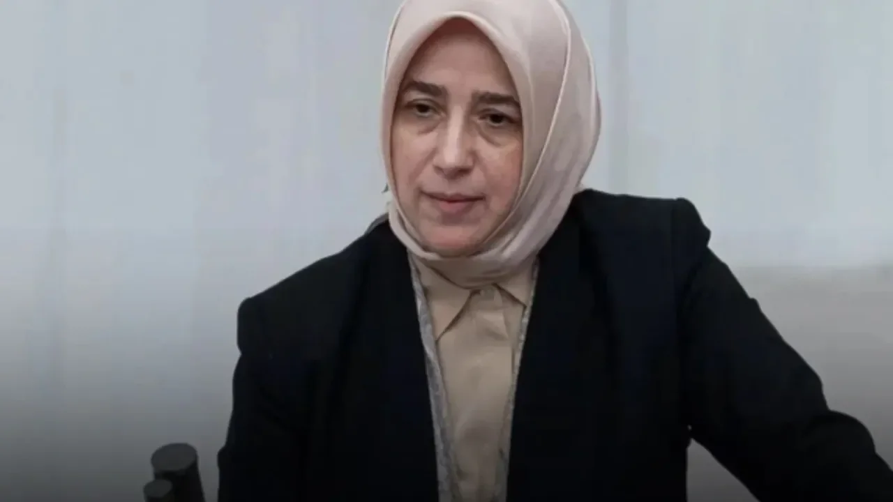 AKP'li Özlem Zengin: Meclis'teki yemeklerden herkes yiyor tuhaf bir şekilde faturası bize kalıyor