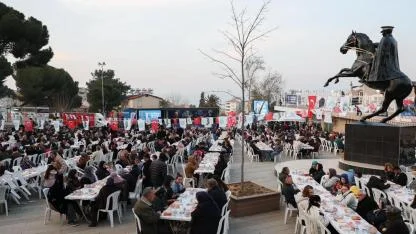 Alaşehirliler Büyükşehir’in İftar Sofrasında Buluştu