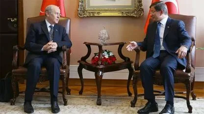 Bahçeli'den Davutoğlu'na kitap telefonu